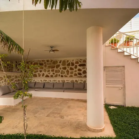 Maris Villa *