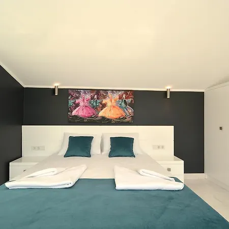 Maris Villa